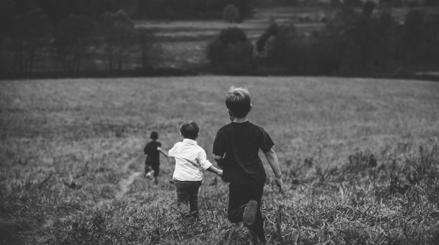 boys-1149665_1920 Ma le bambine e i bambini erano ultimi già prima del virus