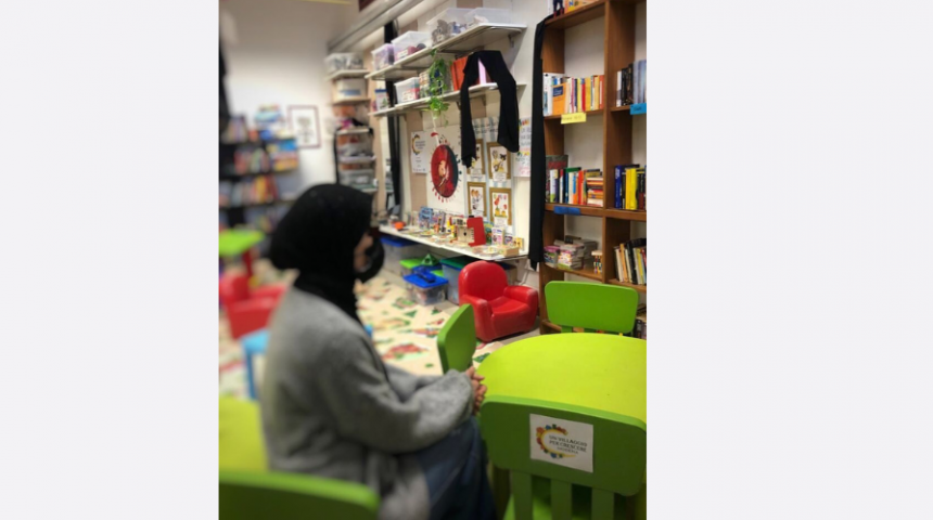 modena Aicha e il suo bambino hanno scoperto l’amore per le storie al Villaggio per Crescere di Modena